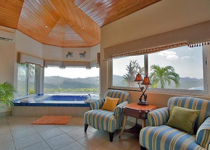 Luxury Villa, Infinity Pool & Ocean Views Villa *